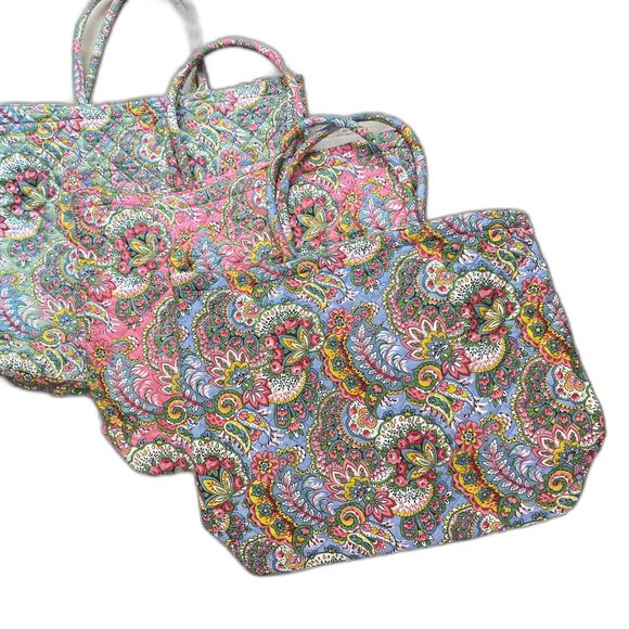 Soft Quilted Tote Bag, Floral Pattern, Designed in Italy Size: M/L Color: Pink - Picture 7 of 13